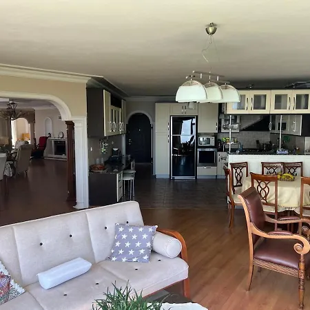 Luxury Mansion Amazing View, Hidden Garden Villa