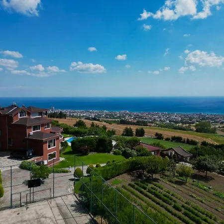 Luxury Mansion Amazing View, Hidden Garden Villa Celâliye