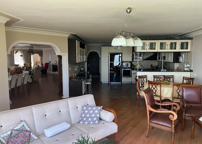 Luxury Mansion Amazing View, Hidden Garden Villa