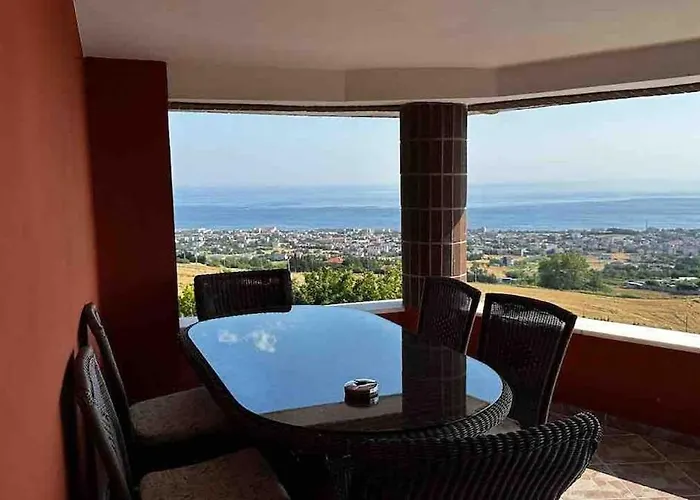 Luxury Mansion Amazing View, Hidden Garden Celâliye