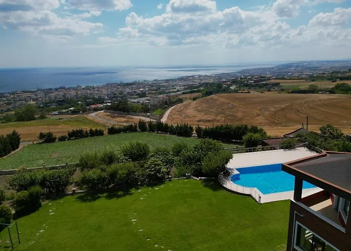 Luxury Mansion Amazing View, Hidden Garden * Celâliye