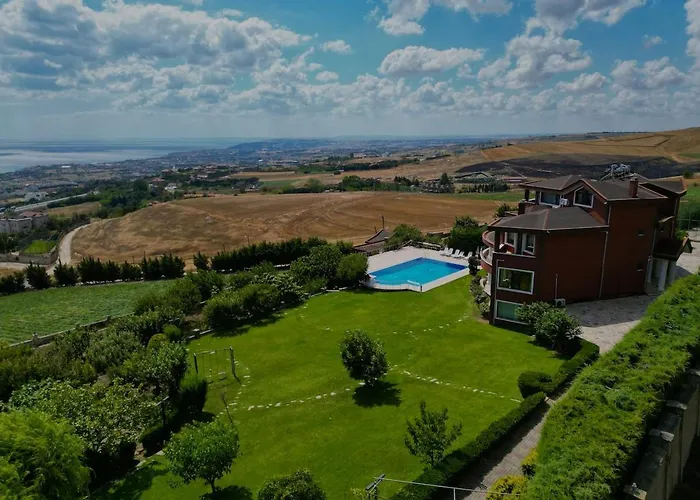 Villa Luxury Mansion Amazing View, Hidden Garden Celâliye