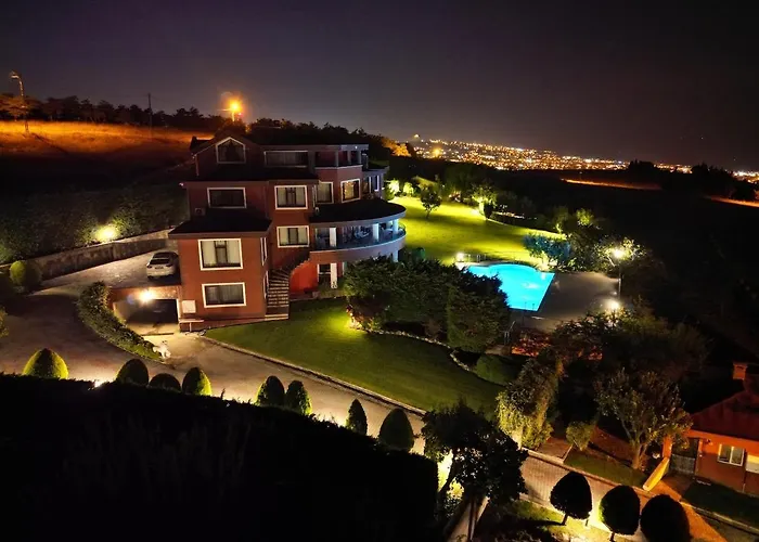 Luxury Mansion Amazing View, Hidden Garden *