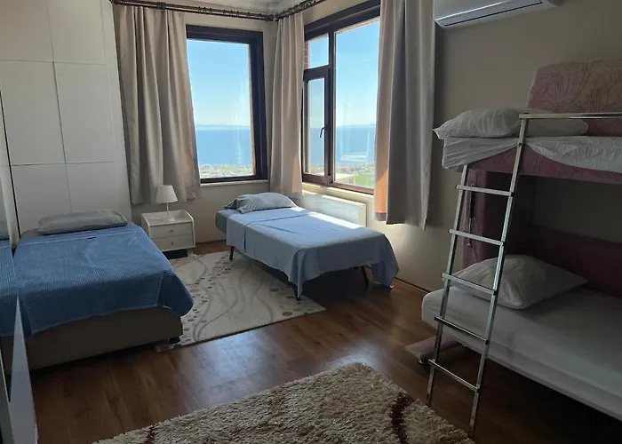 Luxury Mansion Amazing View, Hidden Garden Villa *