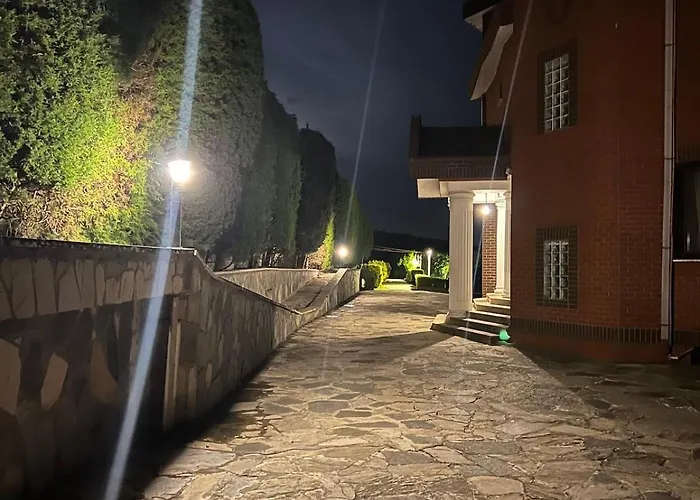 Luxury Mansion Amazing View, Hidden Garden