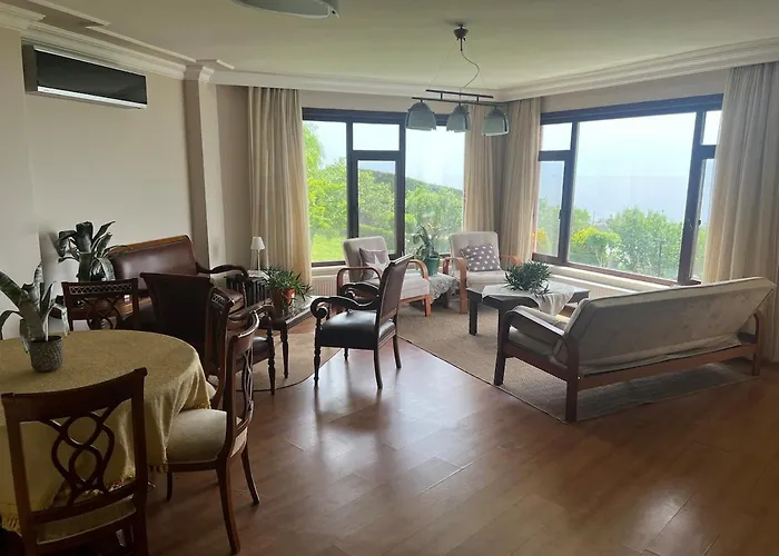 Luxury Mansion Amazing View, Hidden Garden Villa *