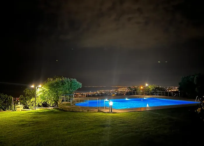 Luxury Mansion Amazing View, Hidden Garden Villa Celâliye