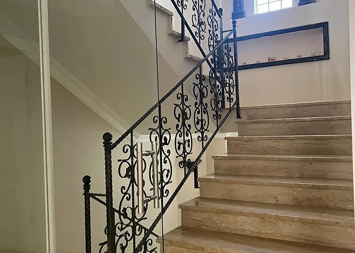 Luxury Mansion Amazing View, Hidden Garden Celâliye