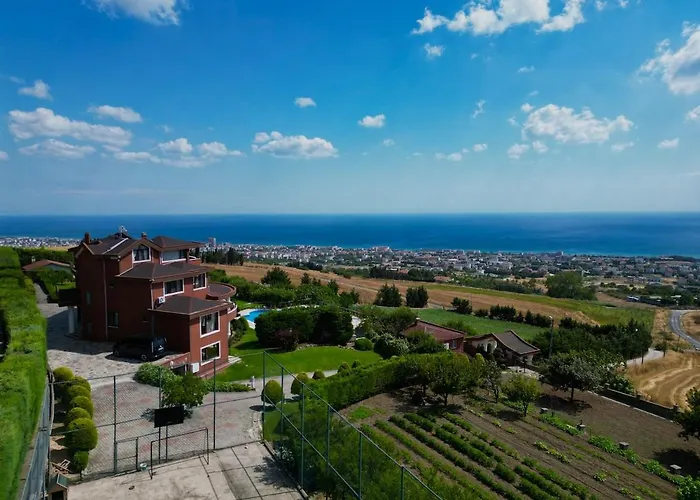 Luxury Mansion Amazing View, Hidden Garden Villa Celâliye