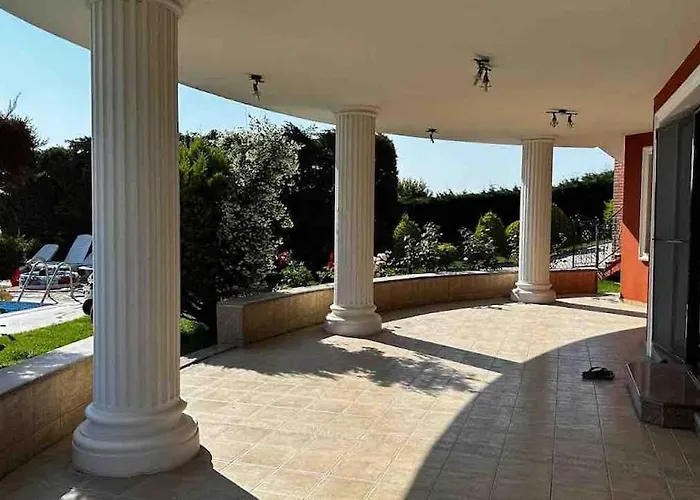 Villa Luxury Mansion Amazing View, Hidden Garden Celâliye